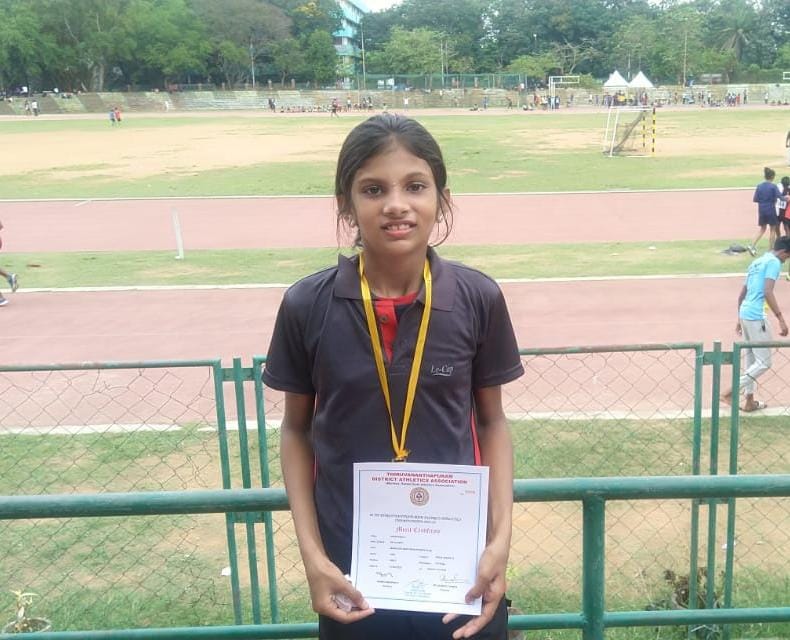 District Athletic Championship, Niranjana V of Std VI C won a gold medal for 100 m and a bronze medal for 50 m sprint